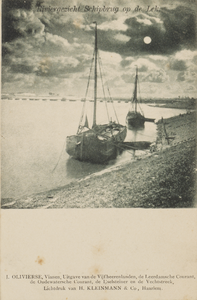 130401 Gezicht over de Lek bij Vreeswijk, met op de voorgrond enkele schepen en op de achtergrond de schipbrug. N.B. De ...